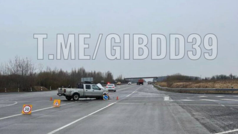В Гурьевском районе водитель иномарки нарушил правила проезда перекрестка и поплатился за это