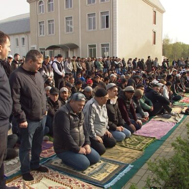 Мусульмане Калининградской области сегодня отмечают Ураза-байрам, который является одним из главных праздников ислама