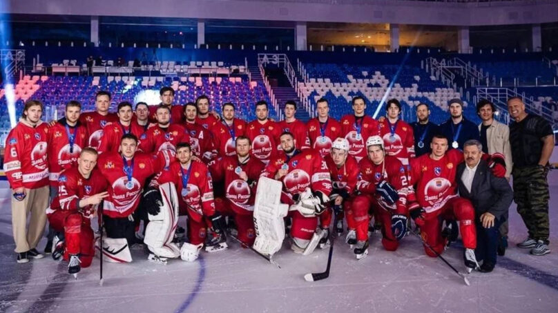 Калининградские команды выиграли золото и серебро на соревнованиях по хоккею