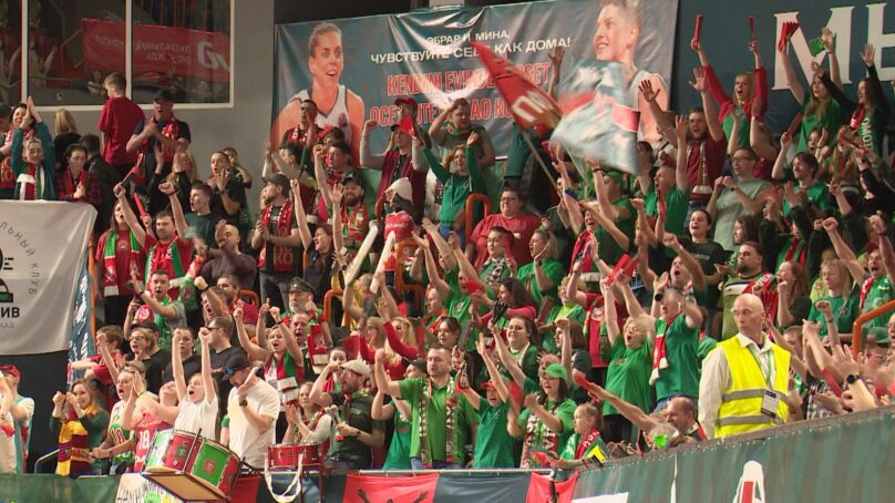 На последний домашний матч сезона волейбольный клуб «Локомотив-Калининградская область» собрал полные трибуны