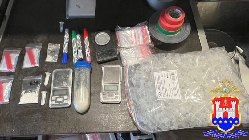 Калининградские полицейские задержали крупного наркокурьера