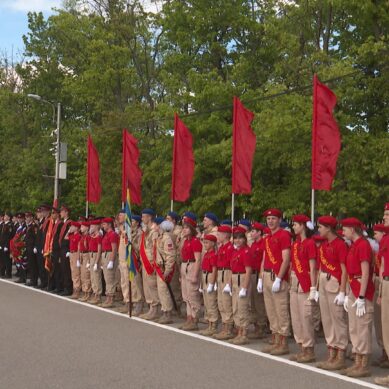 В Калининграде провели парад учащихся кадетских классов и юнармейских отрядов