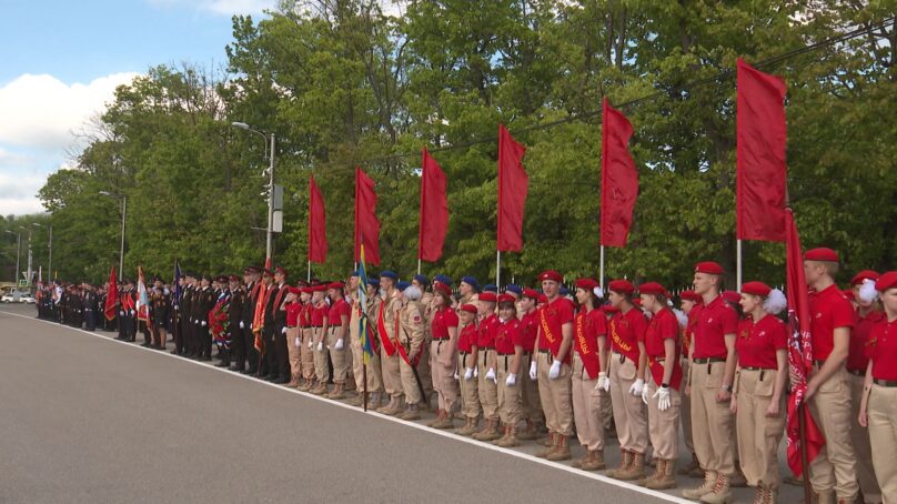 В Калининграде провели парад учащихся кадетских классов и юнармейских отрядов