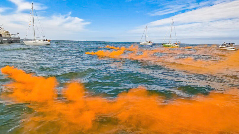 Накануне у мыса Таран прошла акция памяти «Венки на воду»
