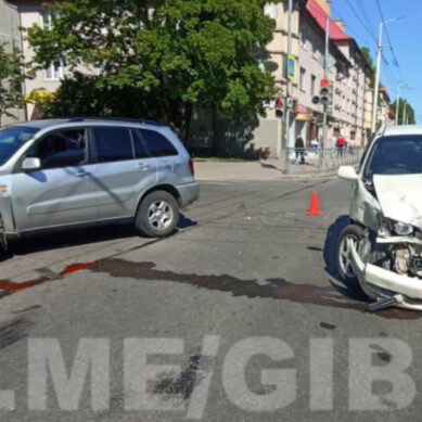 Вчера на улице Горького в Калининграде столкнулись две иномарки