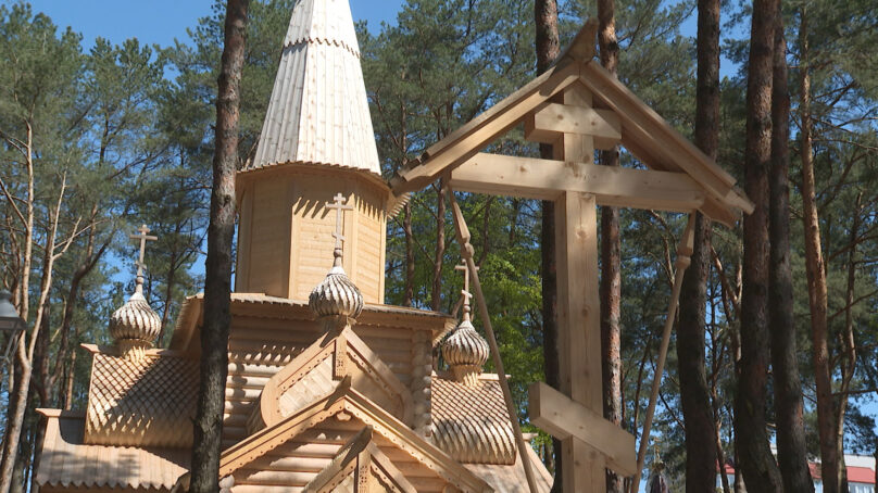 На территории Дворца спорта «АВТОТОР-Арена» завершены работы по установке храмового комплекса