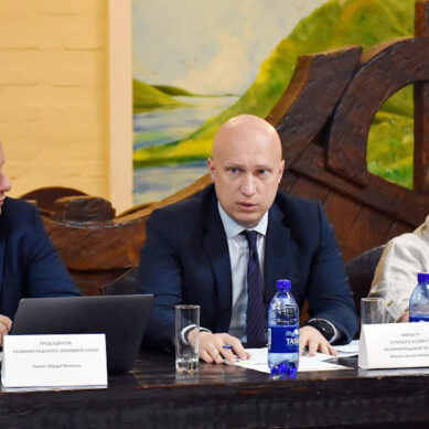 В пятницу состоялось ежегодное заседание Зернового клуба при участии главы регионального Минсельхоза Артема Иванова