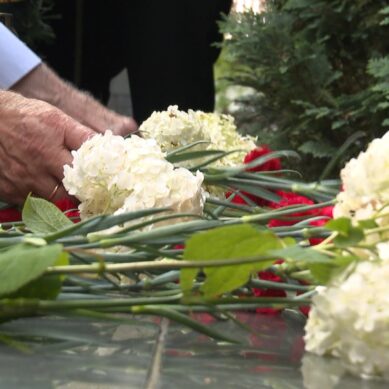 В преддверии Дня рыбака состоялось возложение венков и цветов погибшим морякам судна «Тукан»