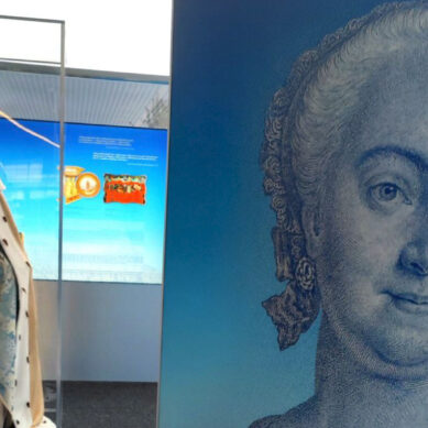 В аэропорту «Храброво» открылся выставочный проект «Вы помните, чья я дочь…», посвященный императрице Елизавете Петровне