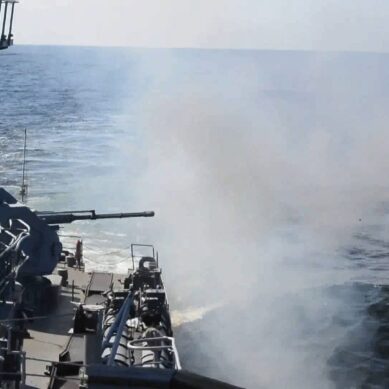 Отражение атаки условного противника отработали на учениях у берегов Балтики военные моряки