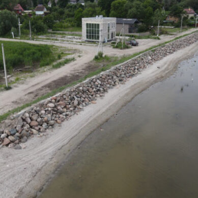 31 июля берегозащитное сооружение в поселке Ушаково ввели в эксплуатацию