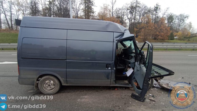 Вчера на Невского Ford столкнулся с автобусом