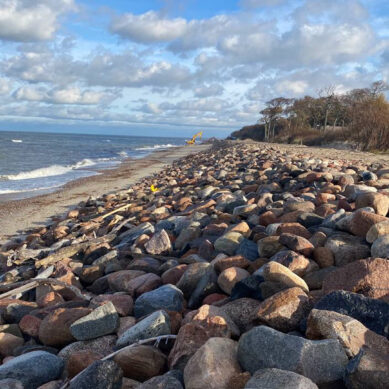 Последствия шторма на морском побережье