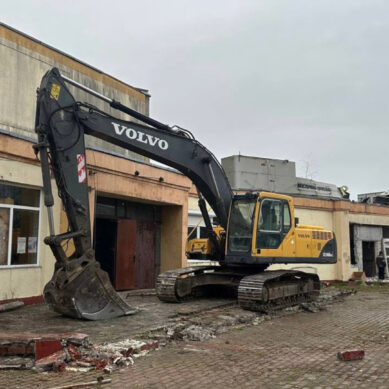 Дом культуры в Багратионовске начали сносить