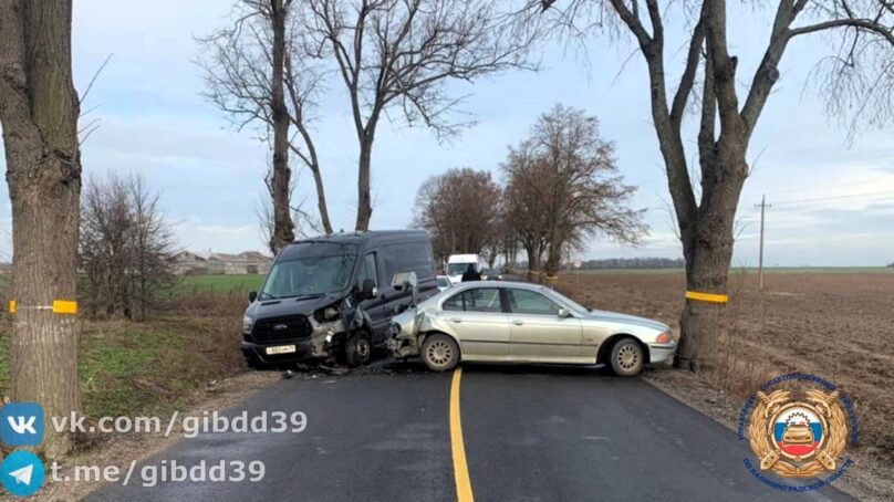 В Гурьевском районе столкнулись два автомобиля