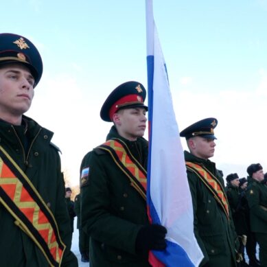 В Гусеве в гости к танкистам пришли юнармейцы и ветераны Вооружённых сил