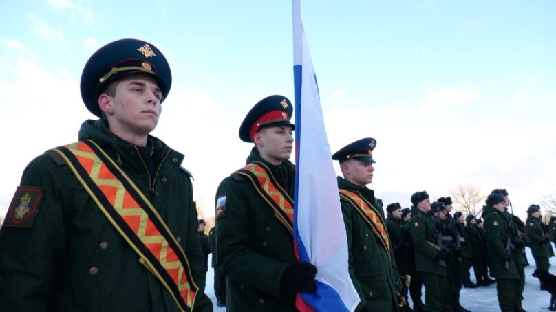 В Гусеве в гости к танкистам пришли юнармейцы и ветераны Вооружённых сил