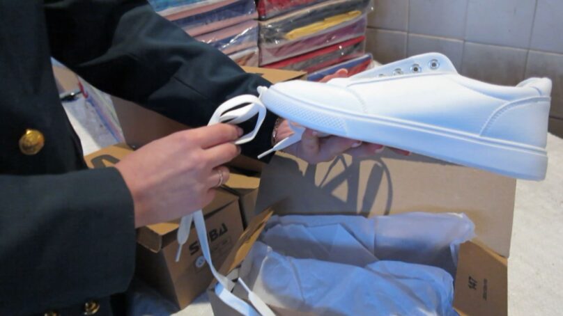 Для нужд фронта от сотрудников Калининградской областной таможни отправилось телекоммуникационное оборудование, а также куртки, обувь, предметы одежды