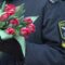 Утро улыбок и цветов подарили воспитанники Андрея Первозванного кадетского морского корпуса калининградкам