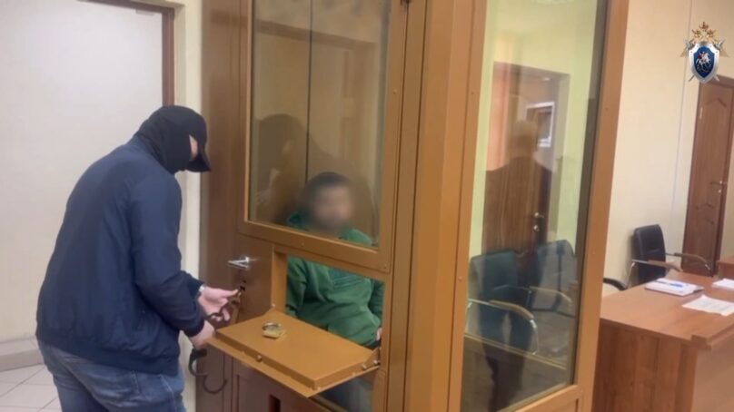 Суд отправил под стражу двух депутатов муниципального совета, которые обвиняются в избиении жительницы посёлка Янтарный