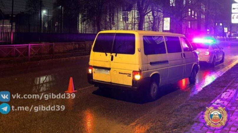 На Вагоностроительной машина наехала на пешехода