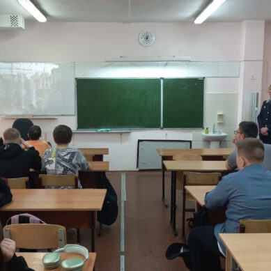 Сотрудники калининградской транспортной полиции и представители Общественного совета встретились со школьниками в рамках Всероссийской профилактической акции «Чистое поколение-2025»