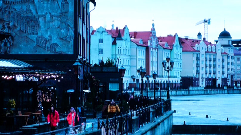 Благодаря федеральному проекту «Цифровая культура» возможность показать интересные картины на широком экране появилась во многих городах Янтарного края