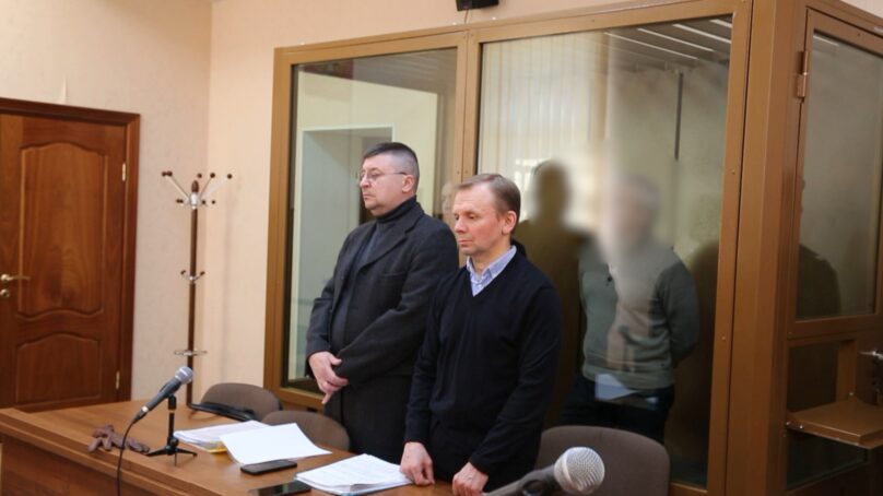 Экс-депутату областной думы Ивану Грибову и его сыну вынесли приговор за незаконное производство и контрабанду сигарет