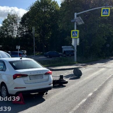 На Южном обходе Калининграда столкнулись мотоцикл и легковой автомобиль