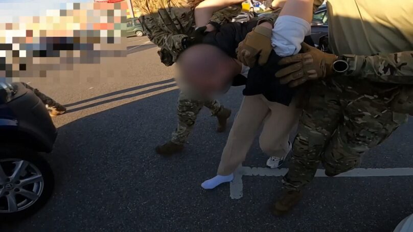 Правоохранители задержали в нашем регионе сразу нескольких человек, которые помогали обманывать людей по телефону