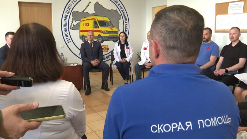 Фельдшерам и водителям скорой помощи в регионе повысят зарплату