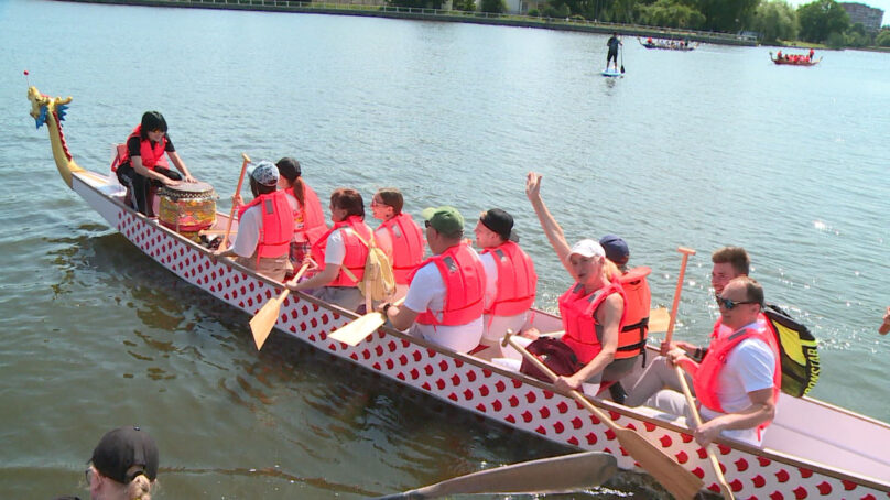 Поклонники гребли на байдарках устроили масштабный фестиваль на Верхнем озере