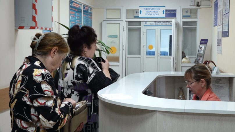 Одна из самых больших поликлиник города на улице Летней в Калининграде отмечает 45-летие