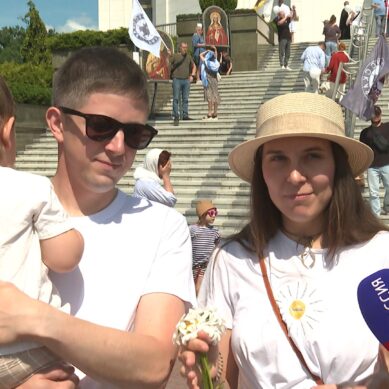 На площади Победы в Калининграде прошел традиционный Парад семей