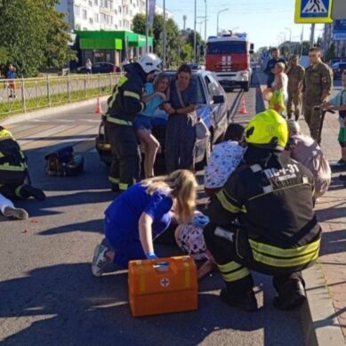 В Светлом на пешеходном переходе легковой автомобиль сбил трех женщин
