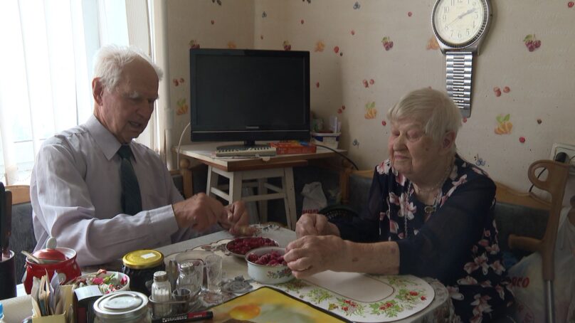 Больше 70 лет в любви и согласии. Столько живут вместе Степан и Клария Самоленковы