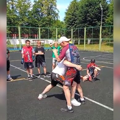 Участник СВО и выдающийся спортсмен Олег Личковаха провёл открытую тренировку на стадионе Гусева