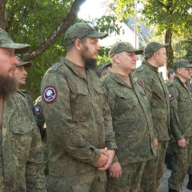 В Гурьевске прошли проводы добровольцев, которые вступили в ряды боевого армейского резерва страны