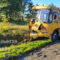 Школьный автобус врезался в дерево, пострадали дети