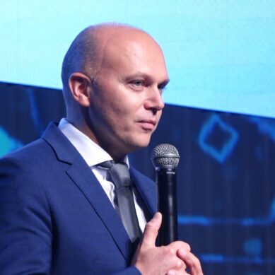 Глава региона поздравил с юбилеем компанию «Балткран»