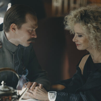 Премьера на телеканале «Россия»! Самый обсуждаемый сериал года – «Хроники русской революции»