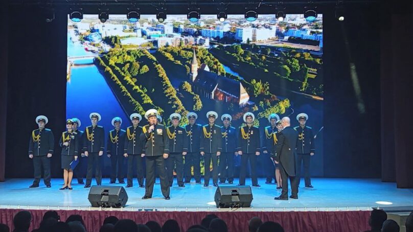 Кадры из Красноярска, где ансамбль песни и пляски Балтийского флота стал участником Фестиваля мужских хоров