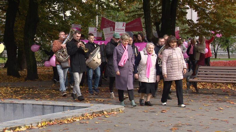 В Калининграде прошёл марш, посвященный Всемирному дню борьбы против рака молочной железы