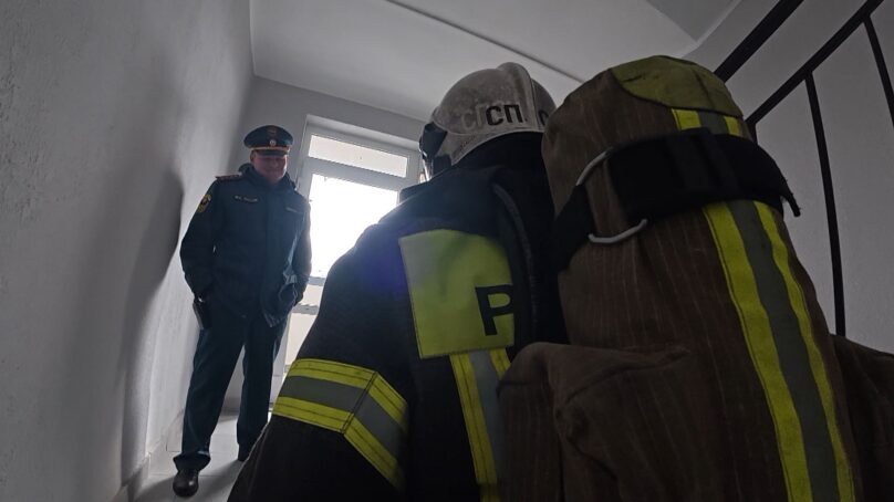 В Калининграде впервые прошли соревнования по скоростному подъёму среди сотрудников МЧС