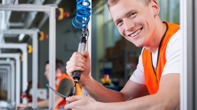 Авиастроителям стали доступны льготные продукты банка НОВИКОМ