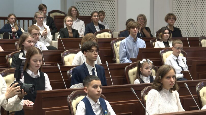 Школьники нашего региона будут получать губернаторскую стипендию