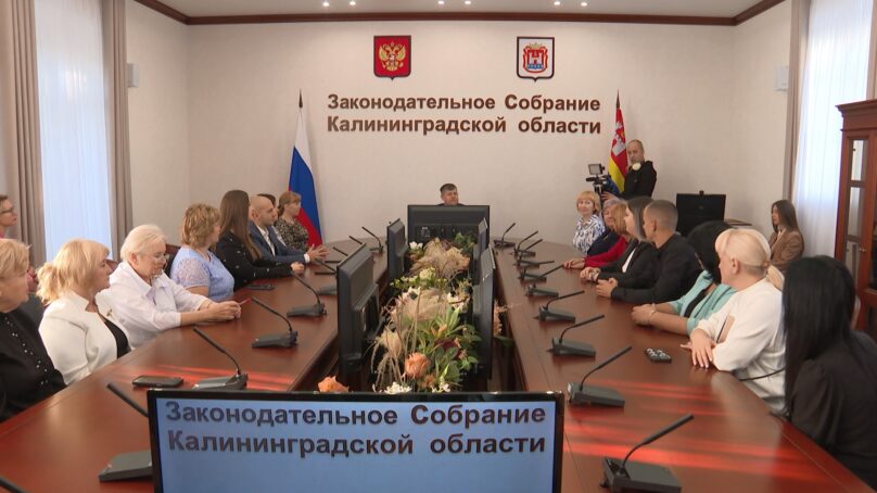 В преддверии Дня учителя по всей стране чествуют школьных педагогов, воспитателей детских садов