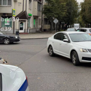 Вчера в Калининграде произошла авария на пересечении улиц Батальной и Автомобильной