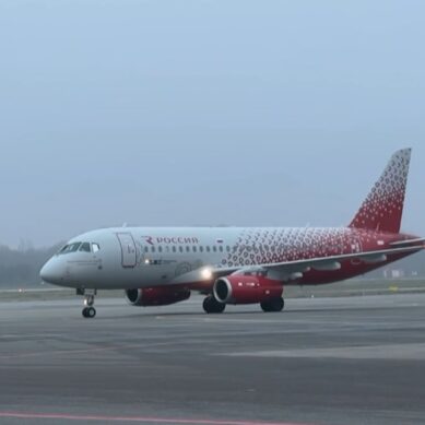 Самолет в праздничной ливрее приземлился в аэропорту «Храброво»