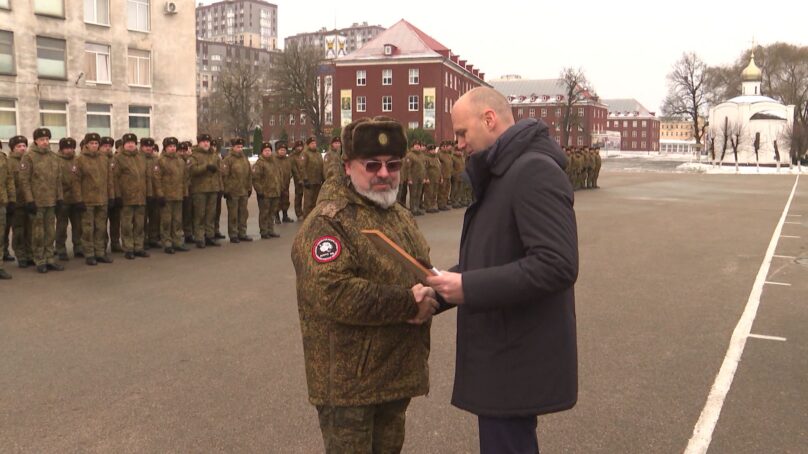 40 добровольцев из числа боевого армейского резерва «БАРС 39» сегодня получили воинские звания прапорщиков и офицеров